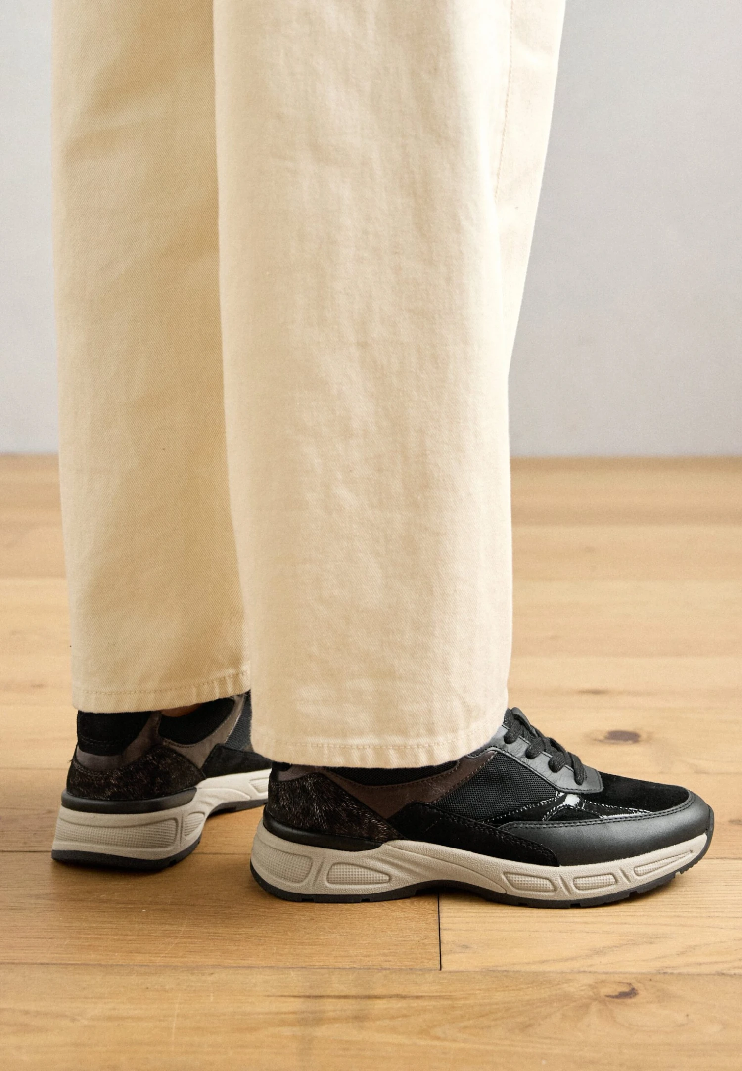 Gabor Comfort Trainers - Black/brown 4 Gabor Comfort Trainers - Black/brown - Image 2